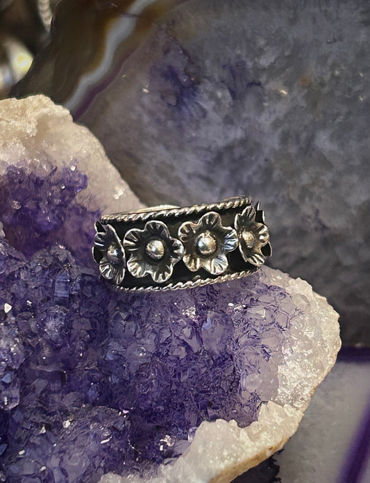 Sterling Silver Taxco Mexico Flower & Rope Band Ring Size 7-9