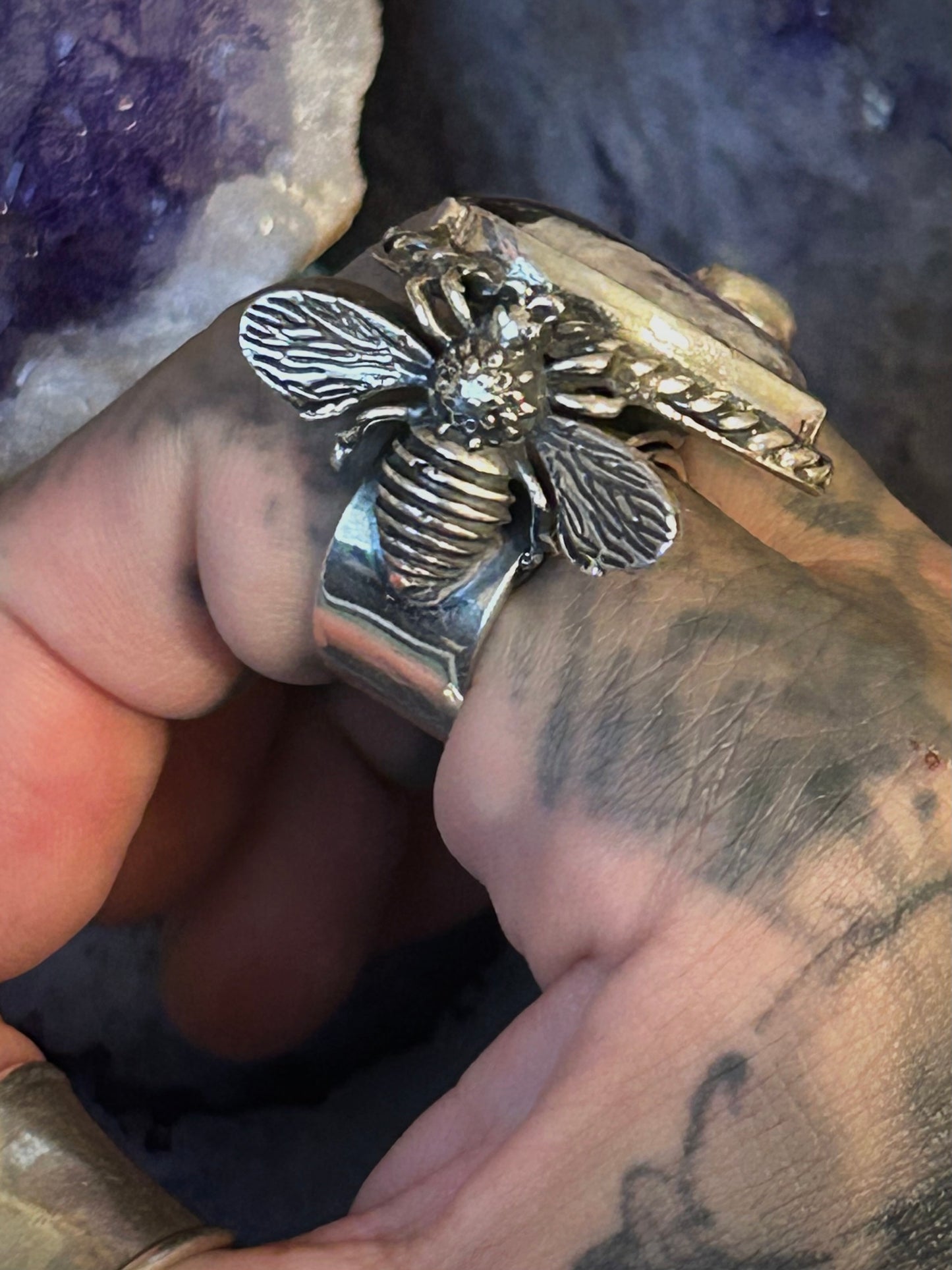 Sterling Silver Modern Taxco Mexico Chunky Chevron Amethyst Heart & Bee Ring