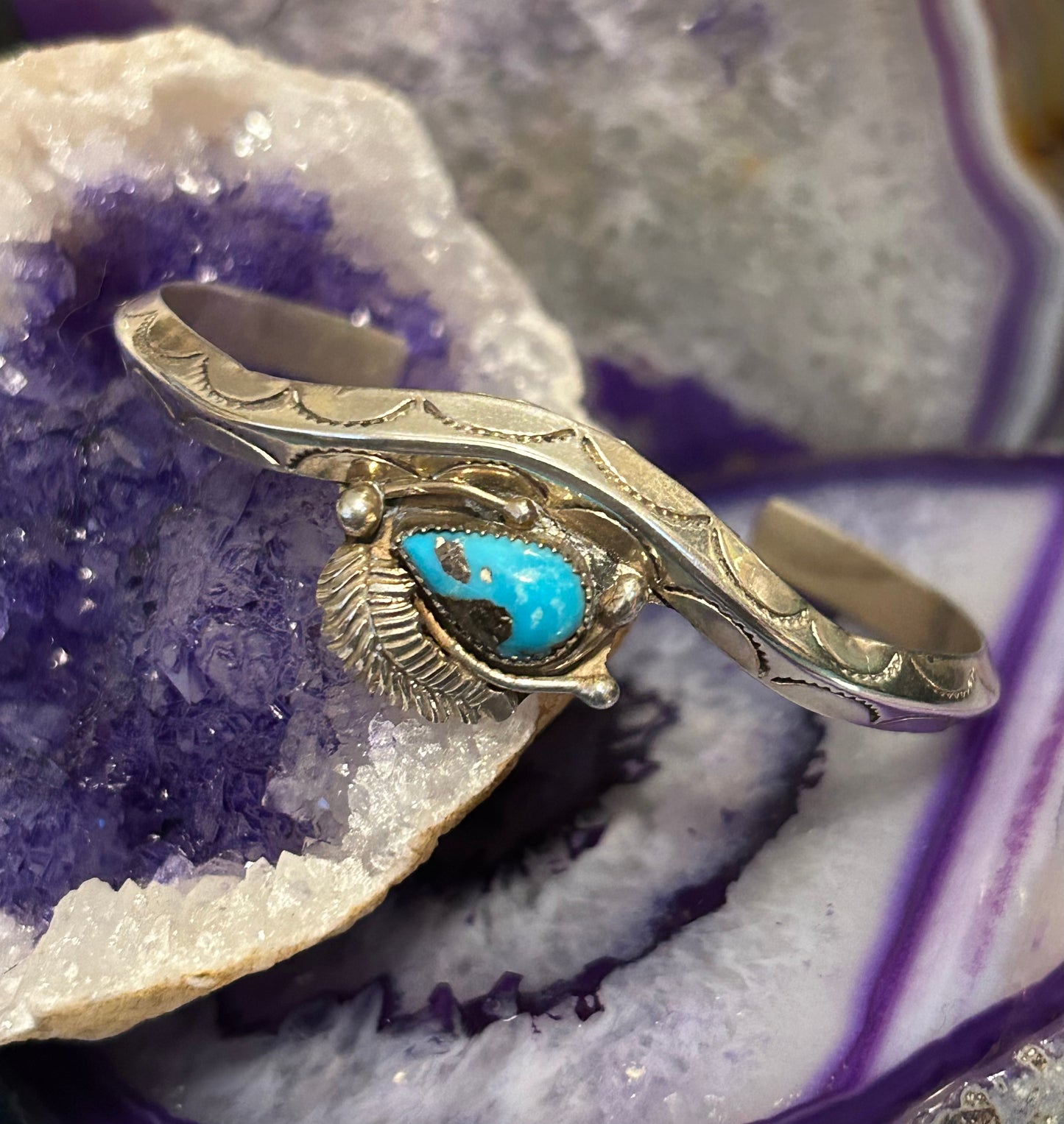 Sterling Silver NC NAVAJO Signed Turquoise Stamp Work Carinated Cuff Bracelet