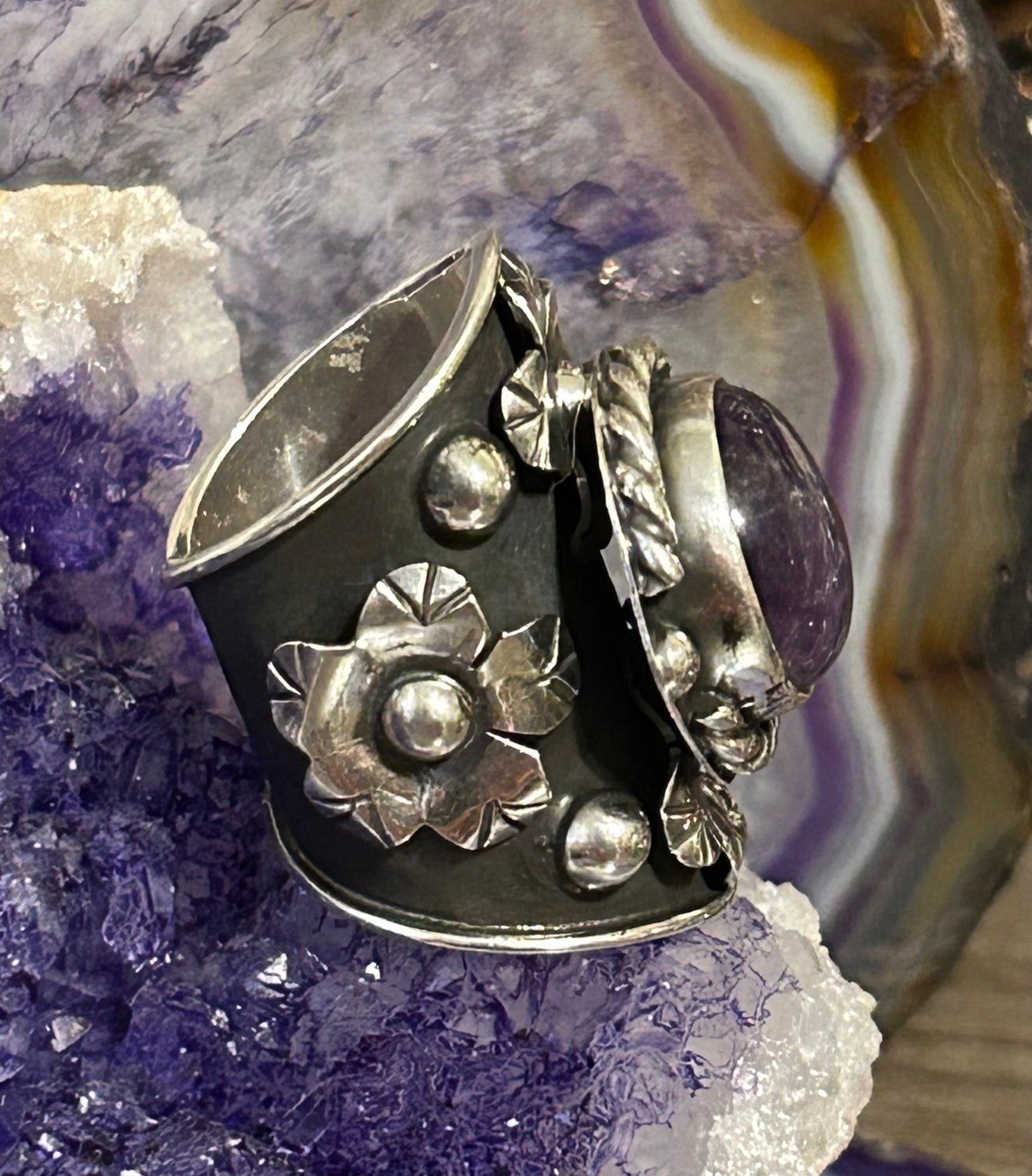 Sterling Silver Taxco Amethyst & Floral Statement Wide Band Ring • Size 7