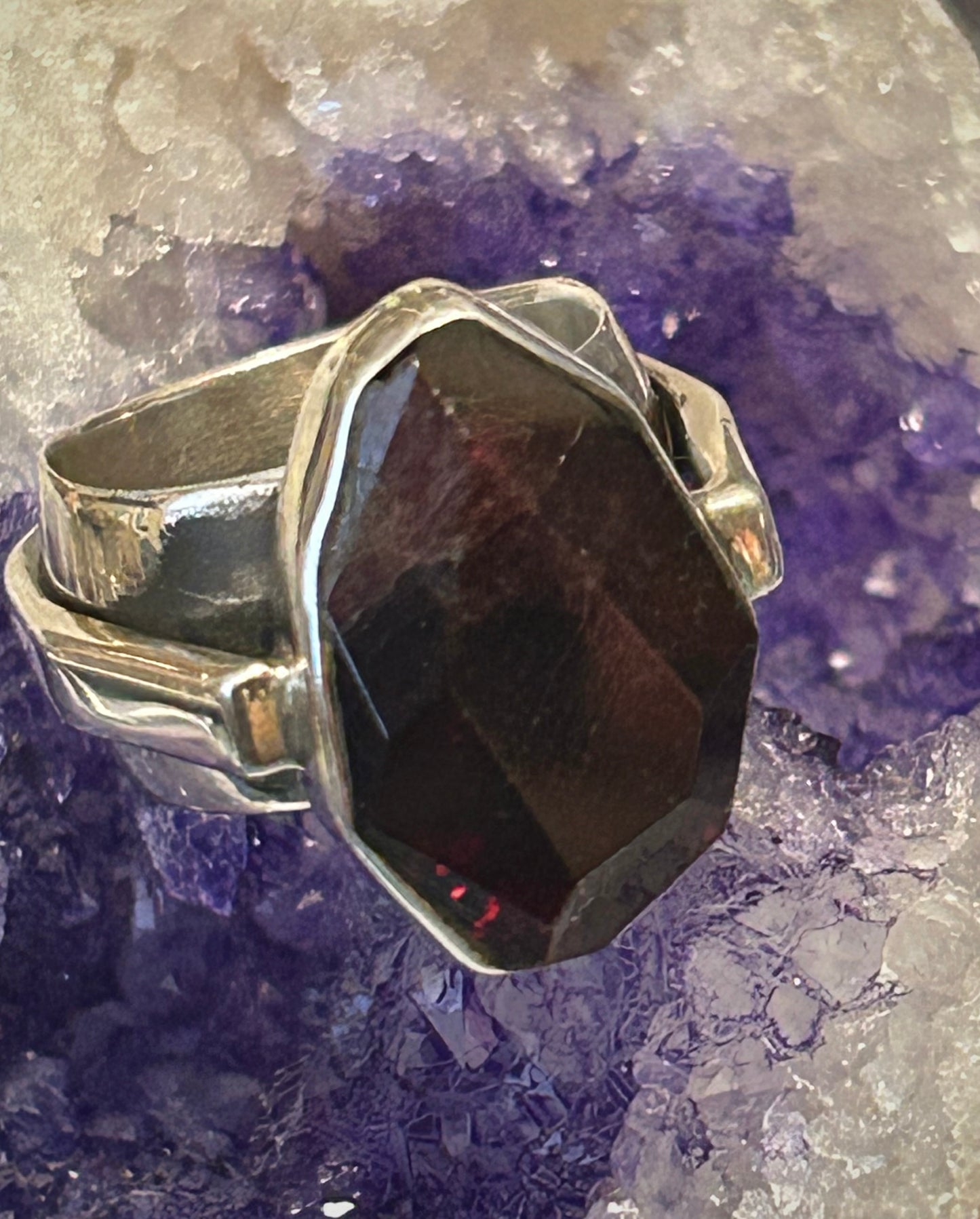 Sterling Silver Lilly Barrack Chunky Modernist Garnet Ring Size 9