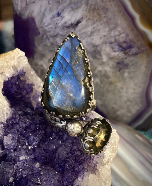 GUZ LOVE NO.99 • Sterling Silver, Labradorite, & Smokey Quartz Ring