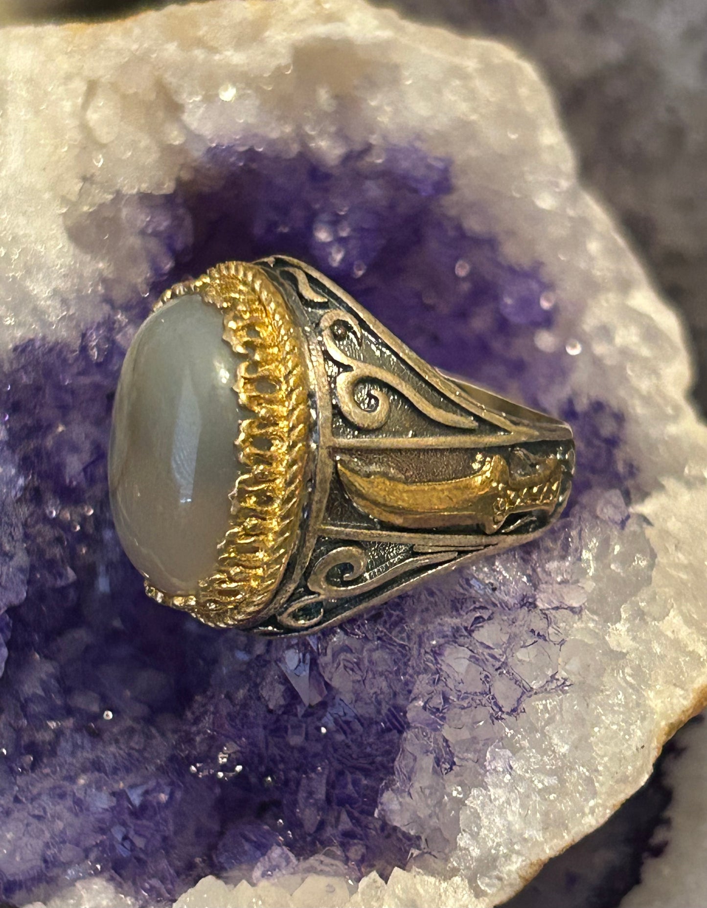 Sterling Silver Chunky Turkish Signet Style Agate w/ Daggers Ring • Size 8