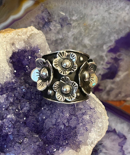 Sterling Silver Modern Taxco Mexico Ring With Flowers • Size 6.5-8.5