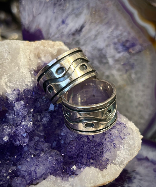 Sterling Silver Wide Modernist Band Ring With Abstract Design • Size 8