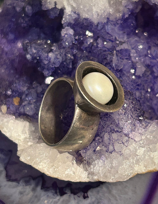 Vintage Sterling Silver Chunky Modernist Pearl Ring • Size 8