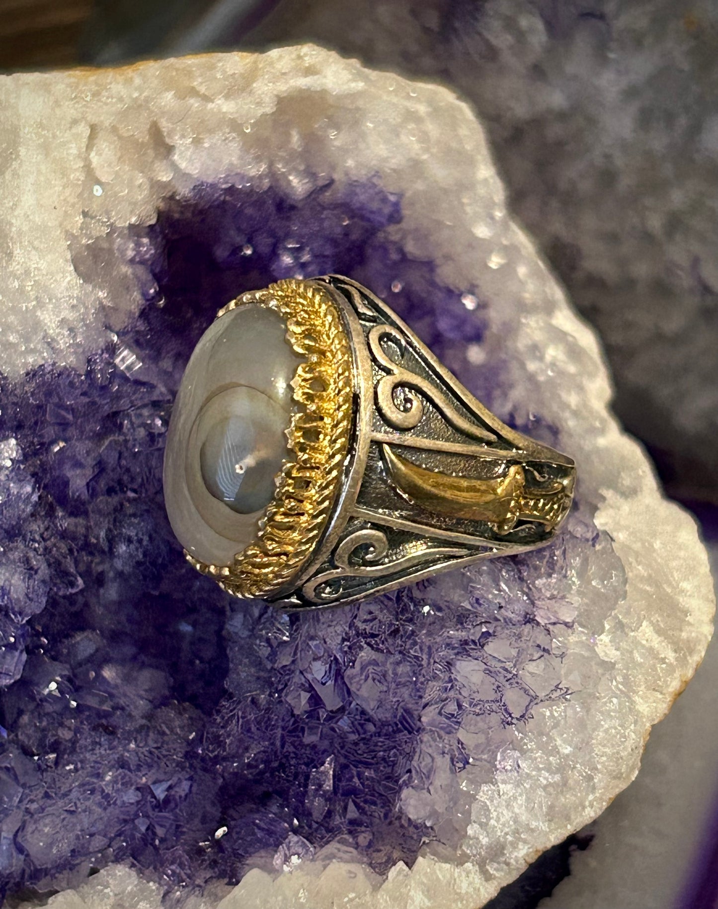 Sterling Silver Chunky Turkish Signet Style Agate w/ Daggers Ring • Size 8