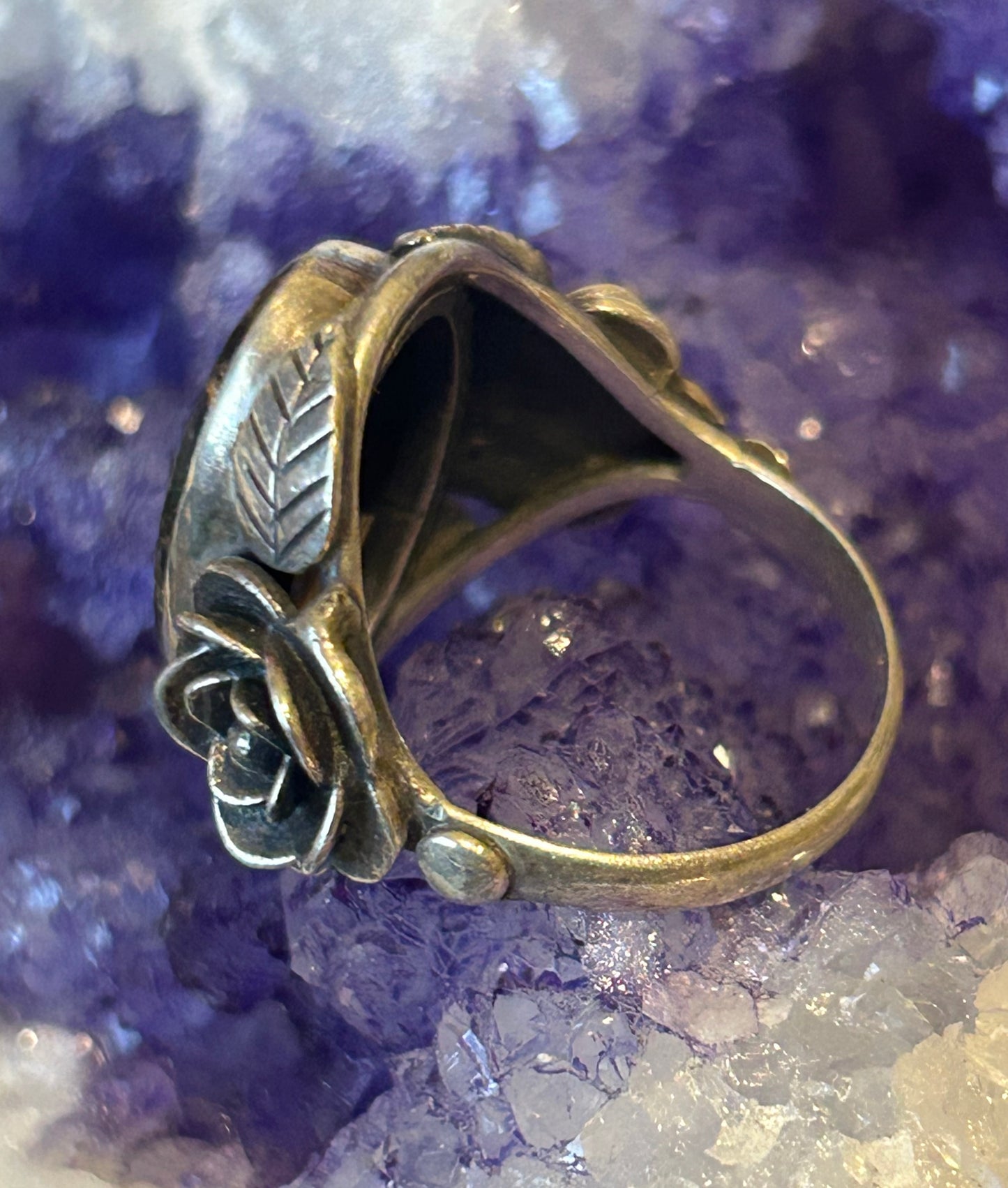 Sterling Silver White Buffalo & Roses Ring Size 8.5