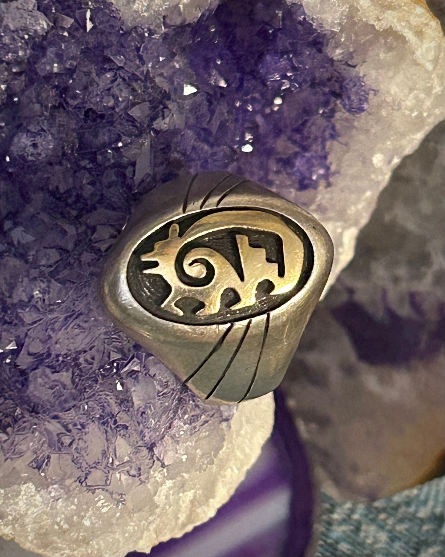 Vintage Sterling Silver Native American Bear Chunky 2-tone Ring Sz 8