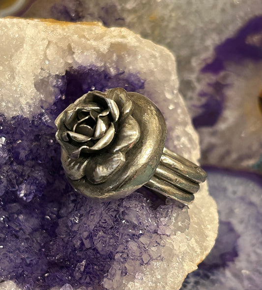 GUZ LOVE 1of1 Sterling Silver Round Rose Ring • Size 7