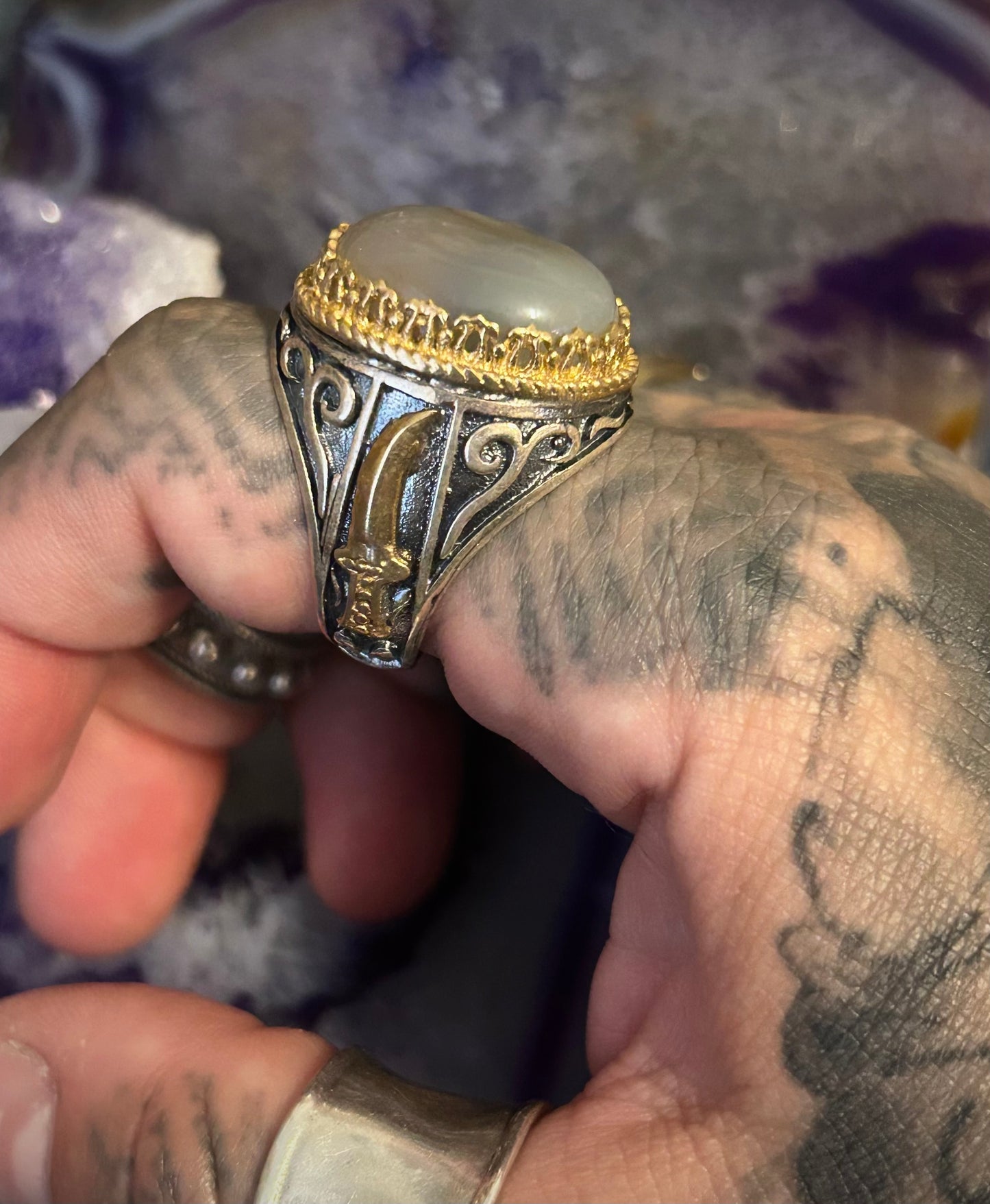 Sterling Silver Chunky Turkish Signet Style Agate w/ Daggers Ring • Size 8
