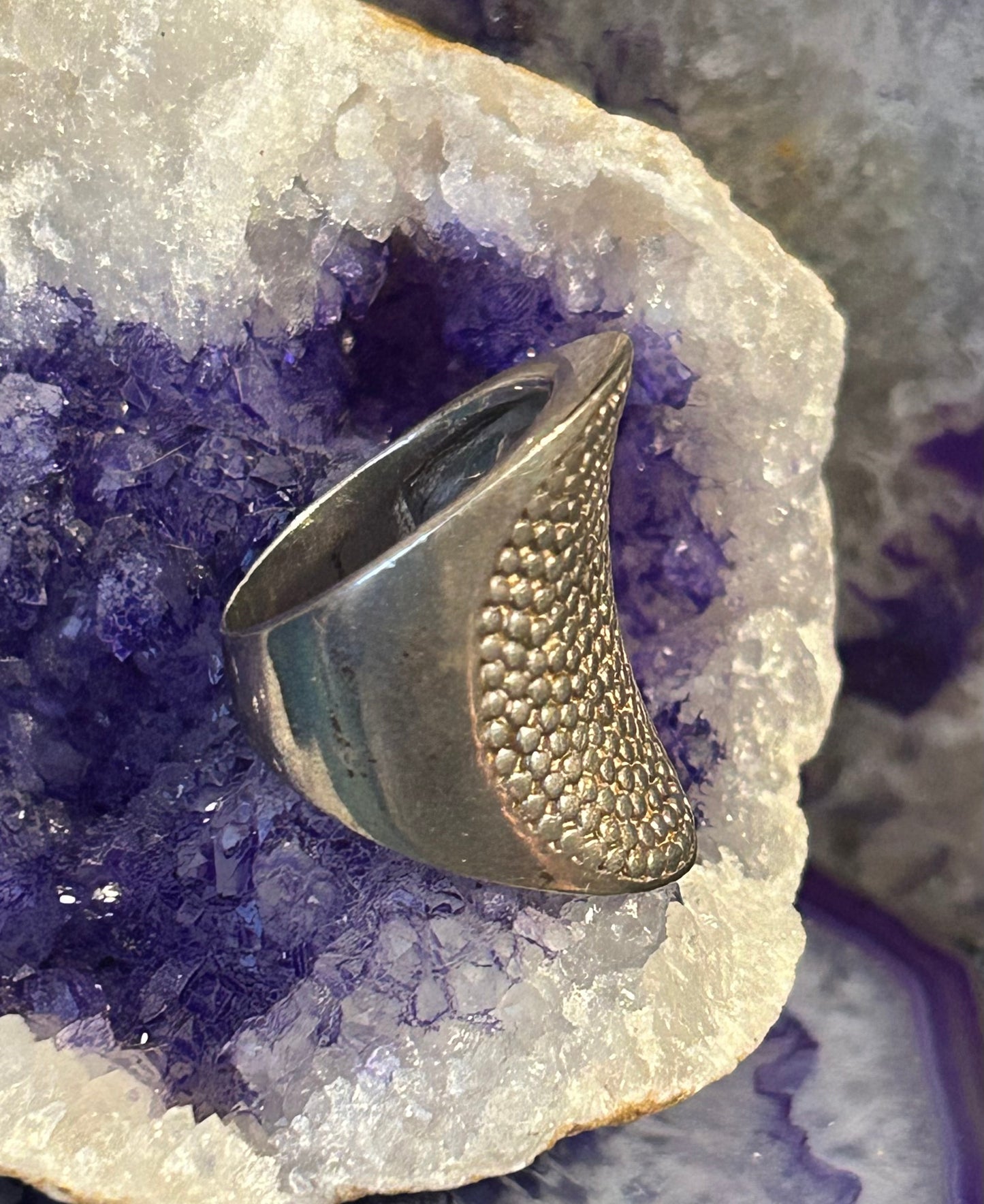 Vintage Sterling Silver Modernist Chunky Ring W/ Circle Pattern Size 8