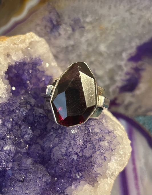 Sterling Silver Lilly Barrack Chunky Modernist Garnet Ring Size 9