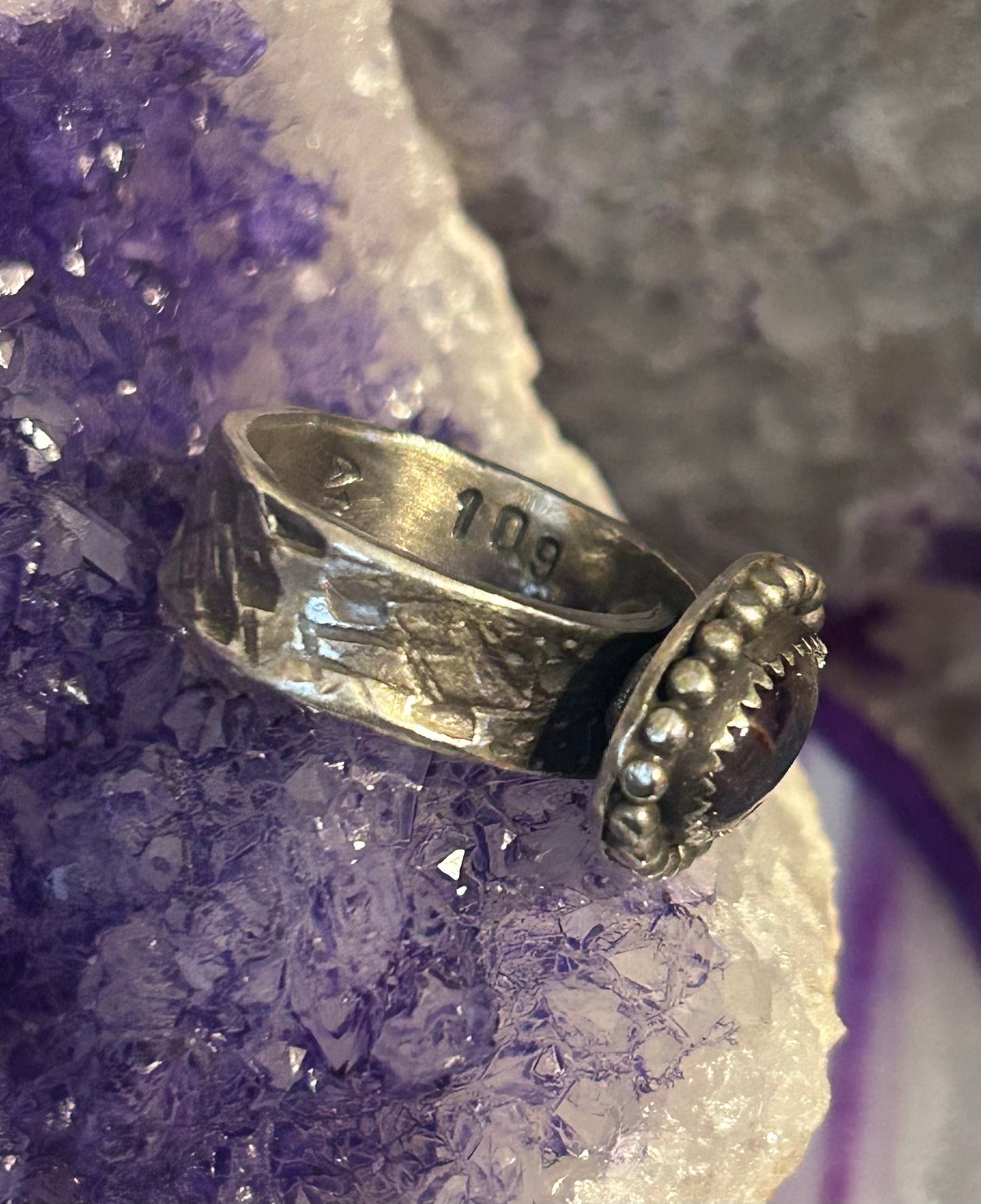 GUZ LOVE NO.109 • Sterling Silver Amethyst Ring