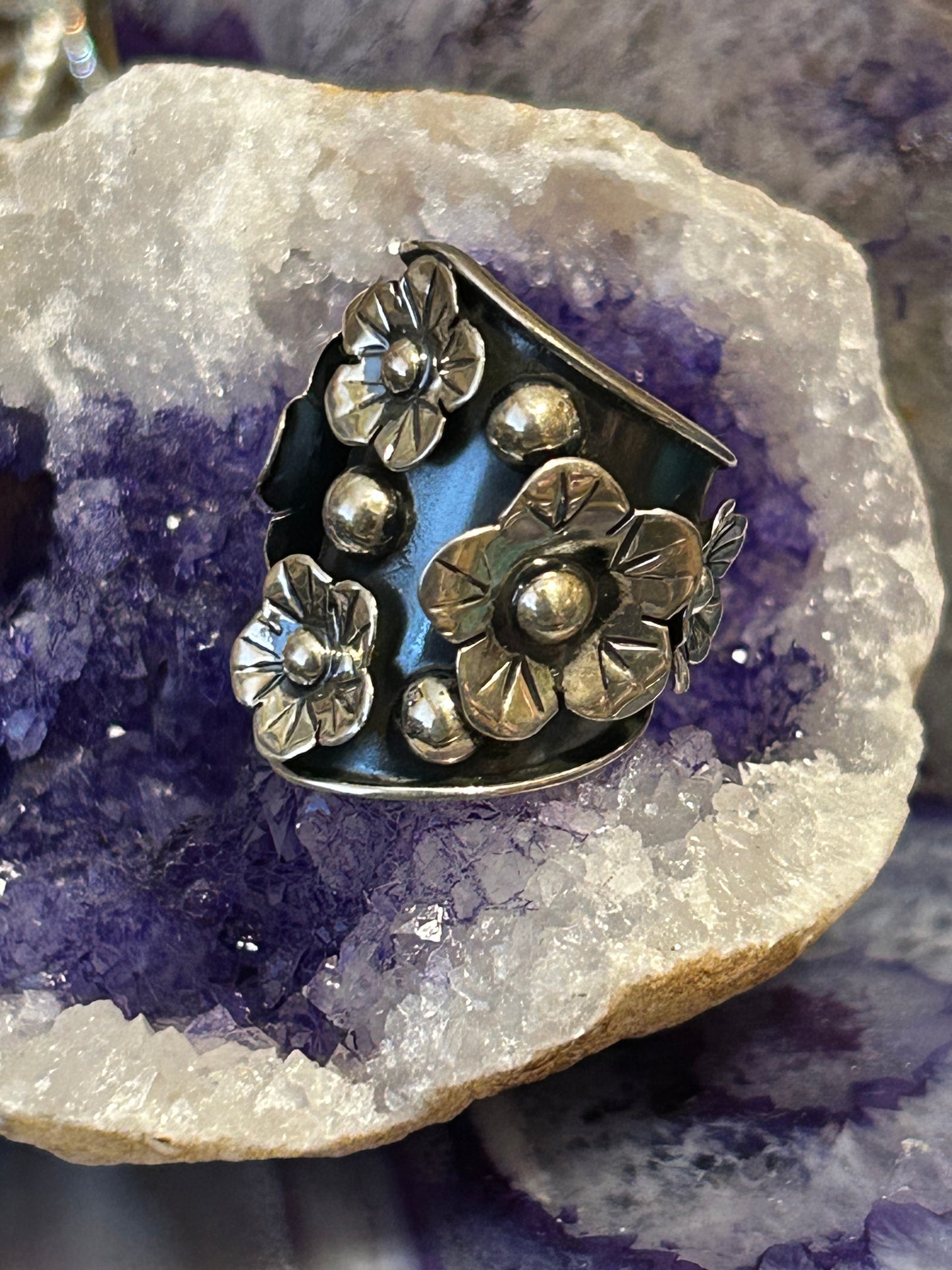 Sterling Silver Taxco Mexico Wide Flowers And Balls Ring Size 5-7