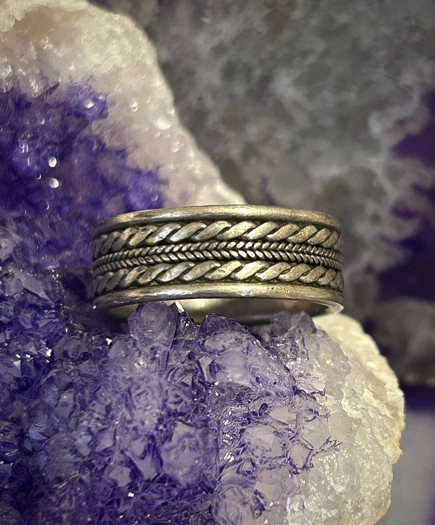 Vintage Sterling Silver Wide Band Ring w/ Rope Detailing • Size 9.25