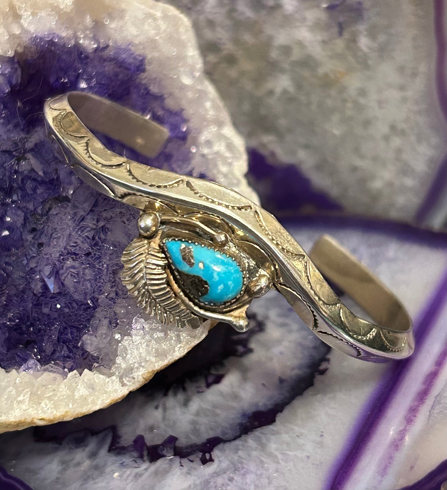 Sterling Silver NC NAVAJO Signed Turquoise Stamp Work Carinated Cuff Bracelet